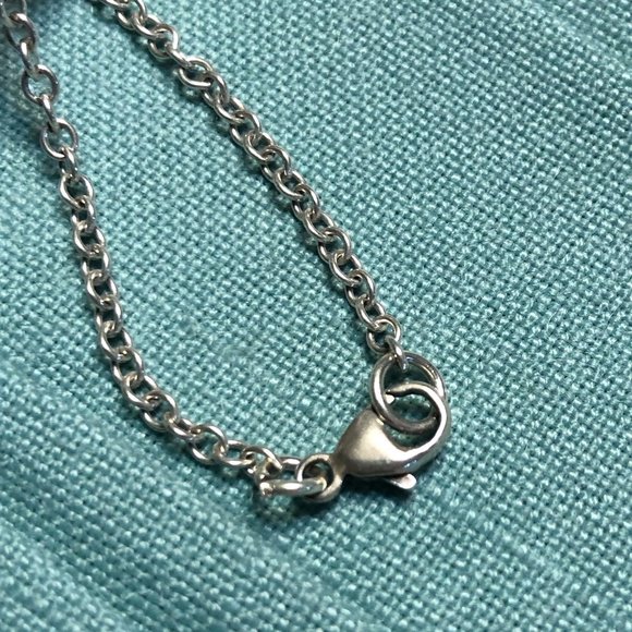 Necklace and Earrings bundled - Minimalist style - Color: Silver - 16" chain - Picture 6 of 7